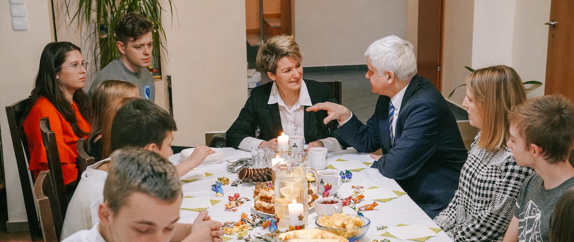 Świąteczne spotkanie z dziećmi i pracownikami Domu Powrotu w Białymstoku