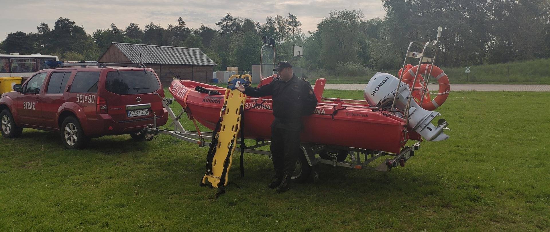 pojazd ratowniczy z pontonem motorowym