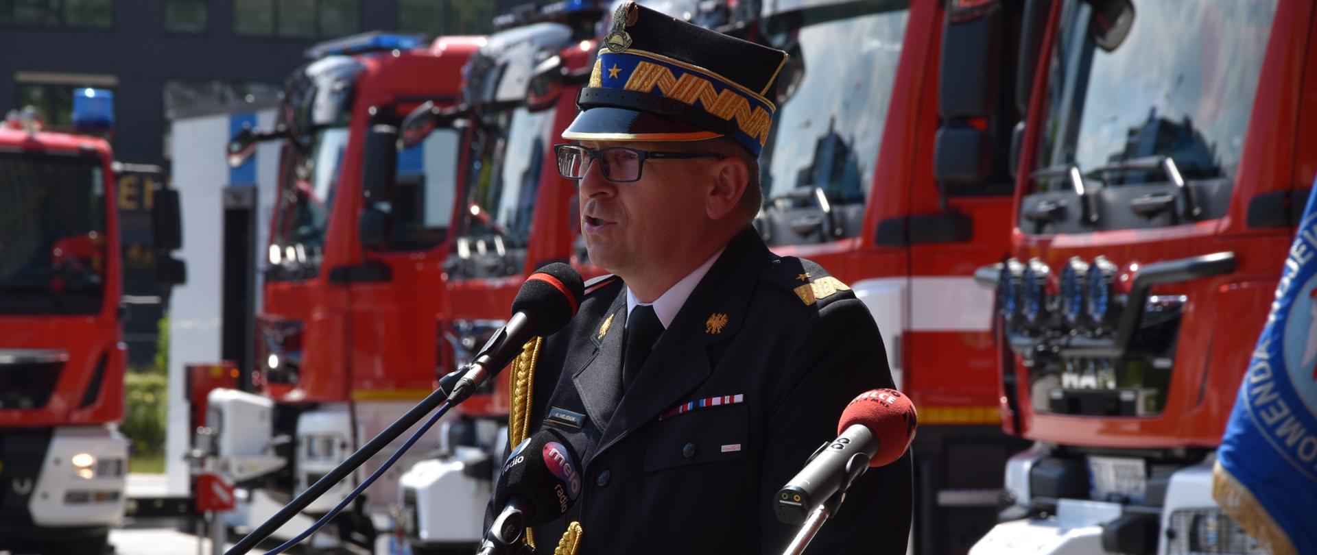 Przekazanie samochodów, promes i aktów włączenia do KSRG w woj. świętokrzyskim