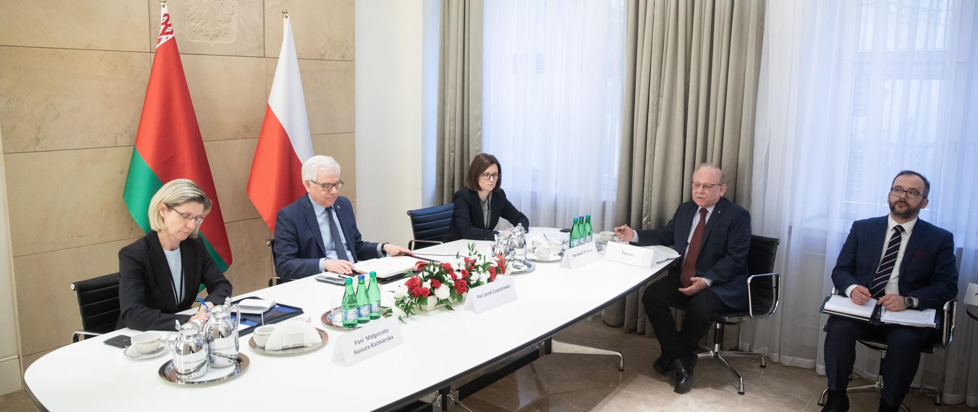 Wideokonferencja ministra Jacka Czaputowicza z ministrem spraw zagranicznych Białorusi Uładzimirem Makiejem