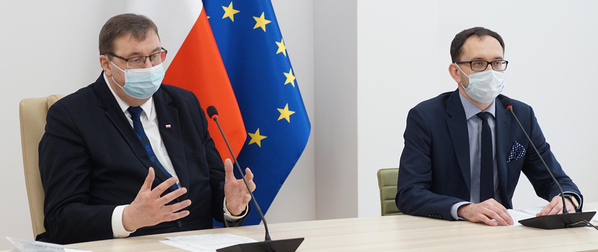 Secretary of State Szymon Giżyński and Director Robert Jakubik