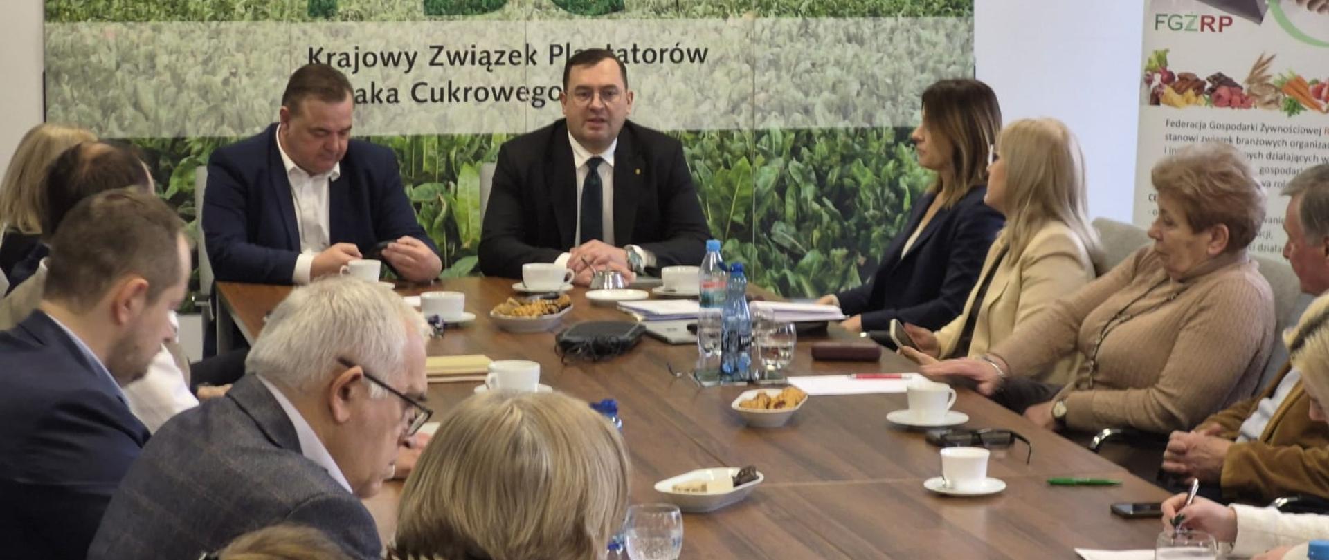 Minister Stefan Krajewski podczas spotkania w Federacji Gospodarki Żywnościowej RP