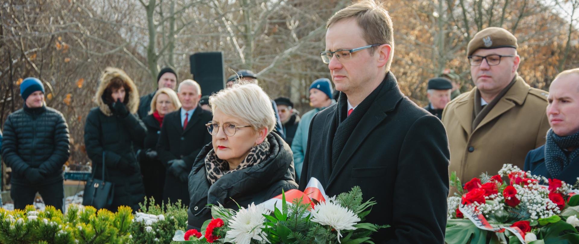 W Sokołach odsłonięto pierwszy w Polsce pomnik ofiar "Operacji Polskiej" NKWD