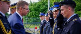 Wojewoda Artur Chojecki dziękował strażakom z powiatów kętrzyńskiego i gołdapskiego 