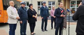 Wicewojewoda Mazowiecki Patryk Fajdek informuje o pierwszych wynikach akcji „Bezpieczna droga do szkoły”.