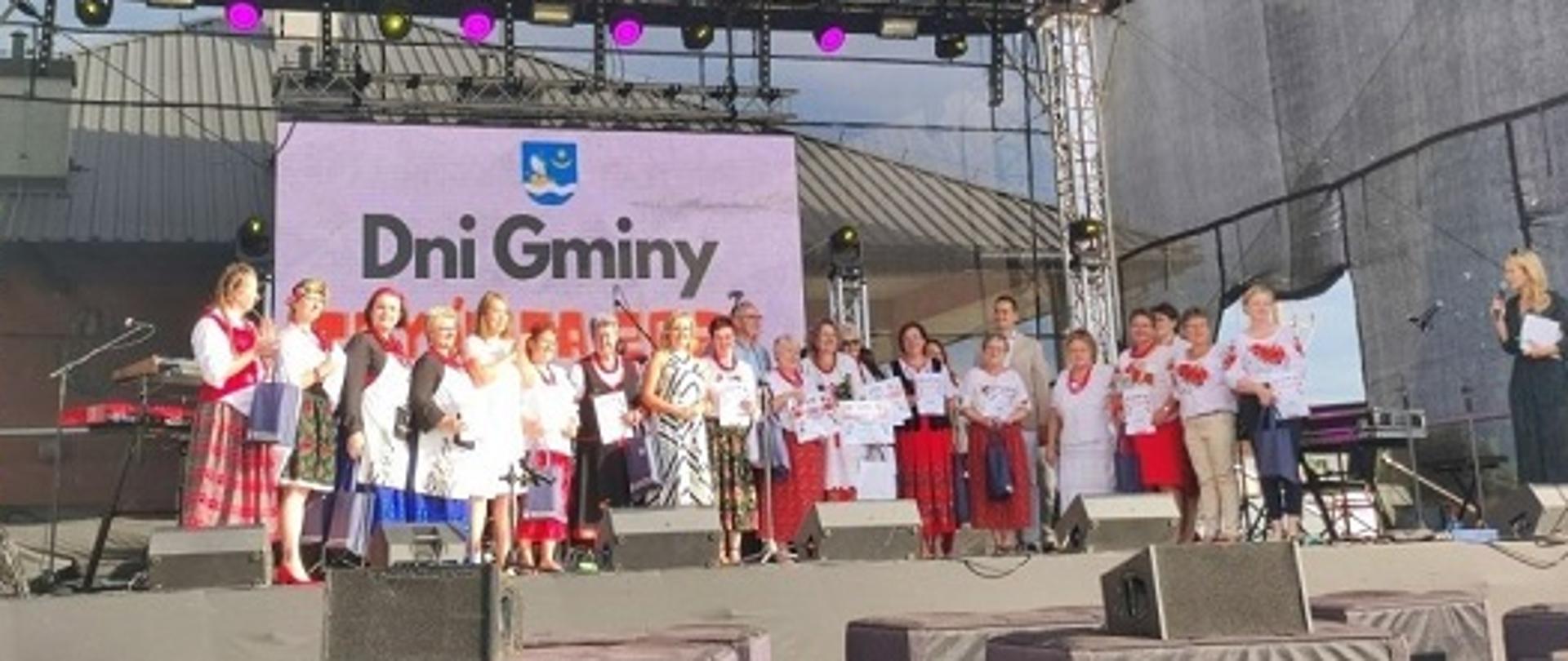 Zdjęcie grupowe laureatek