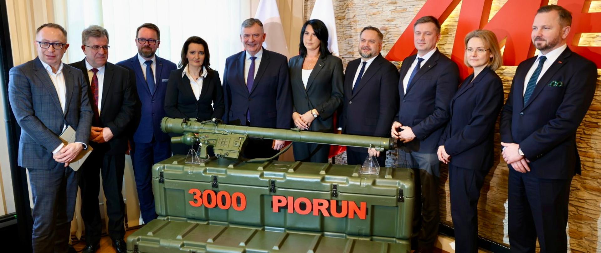 W zakładach zbrojeniowych MESKO S.A., będących częścią Polskiej Grupy Zbrojeniowej, wyprodukowano 3000. egzemplarz przenośnego przeciwlotniczego zestawu rakietowego (PPZR) PIORUN. Z tej okazji wiceminister obrony narodowej, Paweł Bejda odwiedził zakłady, aby osobiście pogratulować tego osiągnięcia.