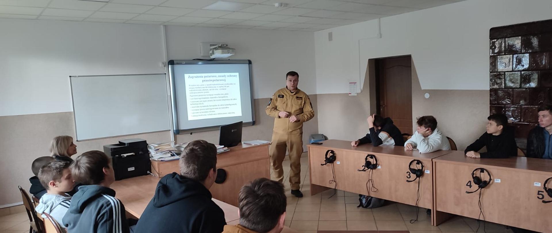 „Akademia Zdrowia i Bezpieczeństwa Pracy w Rolnictwie” – spotkanie z młodzieżą w szkole rolniczej