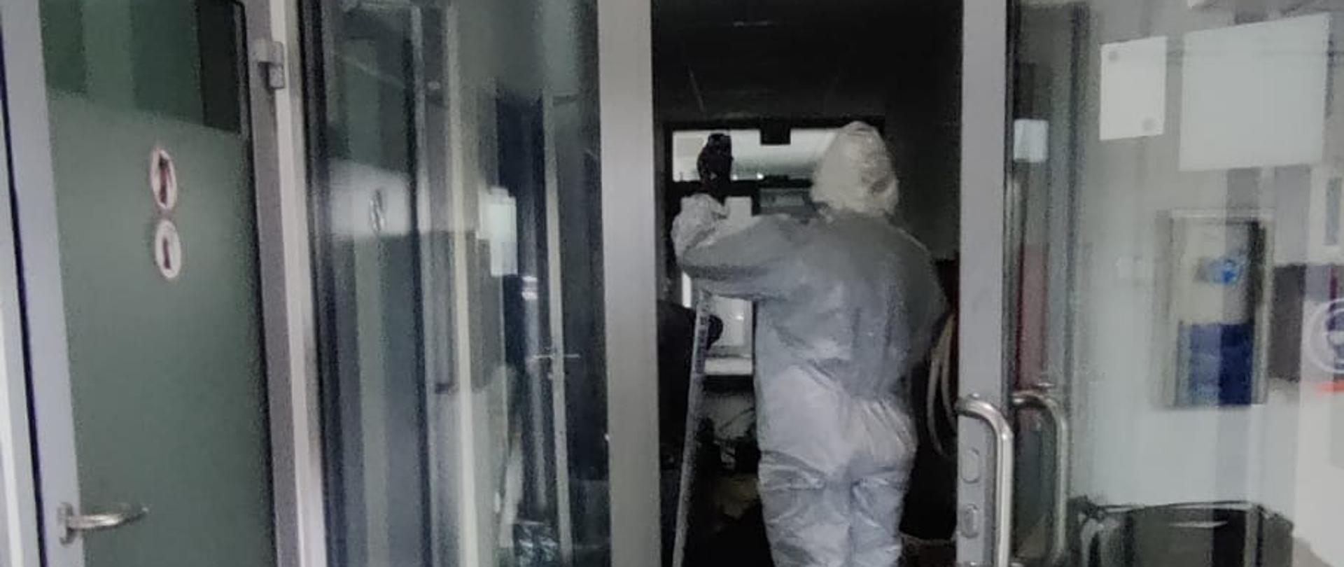 interwencja w laboratorium 