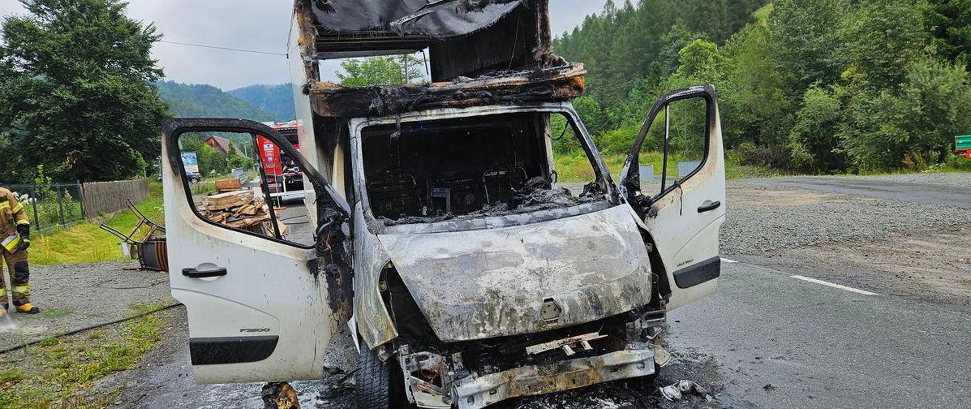 Spalony samochód dostawczy