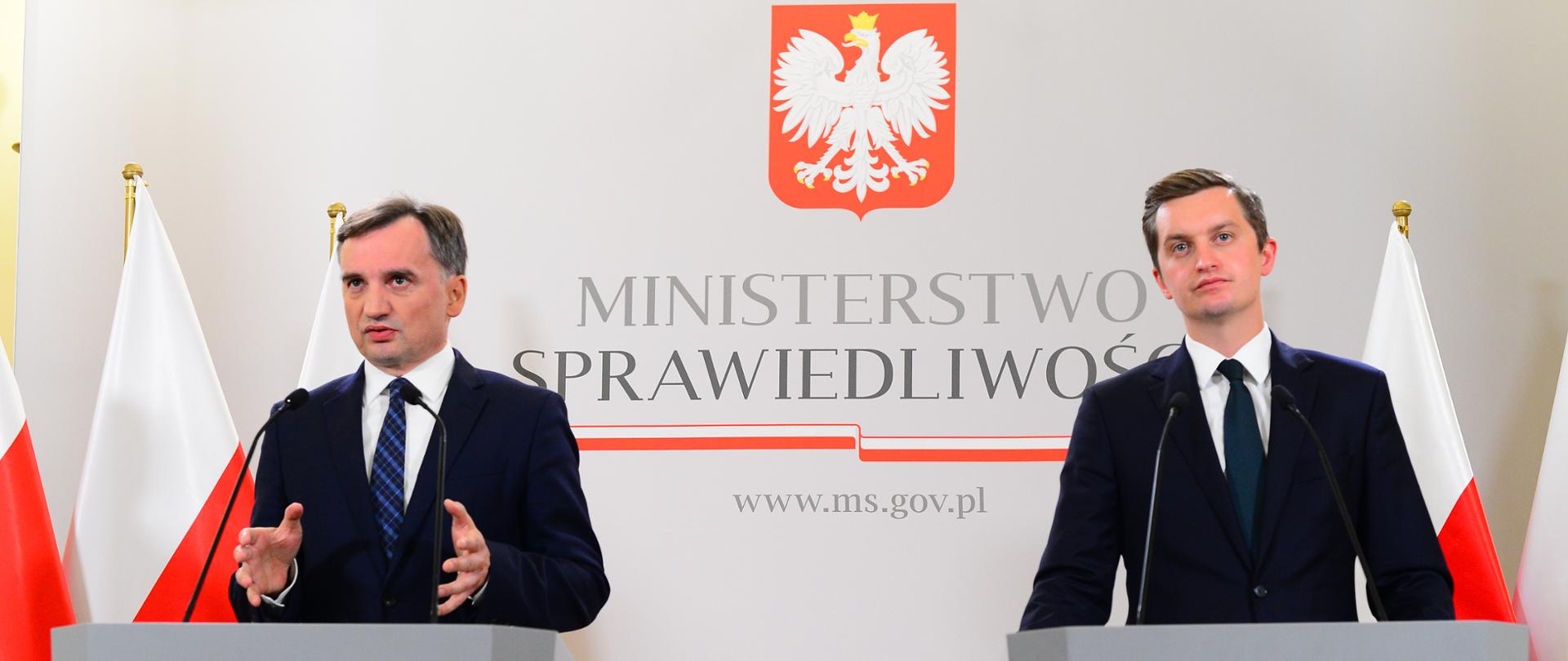 Konferencja prasowa w Ministerstwie Sprawiedliwości z udziałem Ministra Sprawiedliwości Prokuratora Generalnego Zbigniewa Ziobro i wiceministra Sebastiana Kalety. Tematem konferencji było stanowisko w sprawie sprawozdania Komisji Europejskiej o praworządności