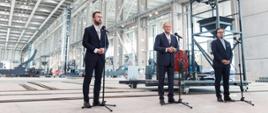 Prezes Zarządu Baltic Towers Jakub Wnuczyński, Premier Donald Tusk oraz Prezes ARP Wojciech Balczun podczas konferencji prasowej 