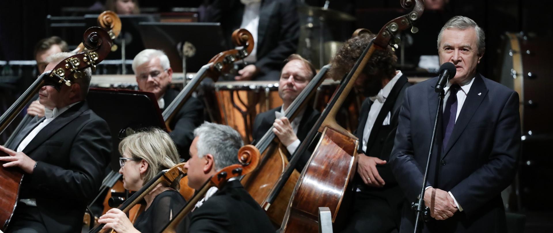 Minister kultury i dziedzictwa narodowego wziął udział w inauguracji sezonu Filharmonii Łódzkiej , fot Danuta Matloch