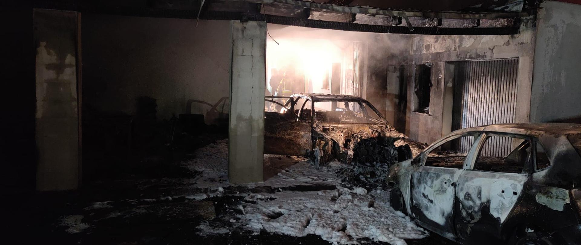 Poważny pożar wiaty garażowej w Malerzowicach Wielkich