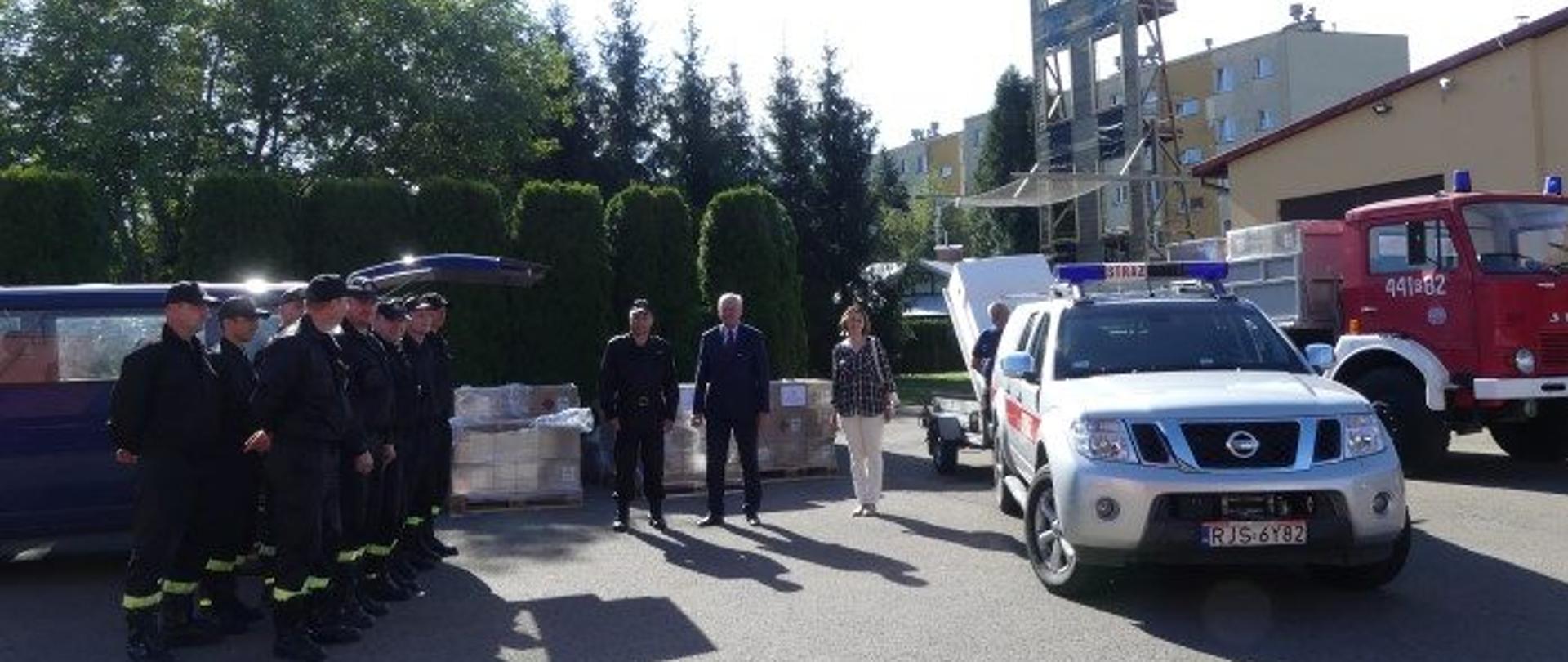 Starosta jasielski, komendant powiatowy PSP oraz dyrektor szkoły Budowlanej w Jaśle dziękują za pomoc strażakom z JRG Jasło.