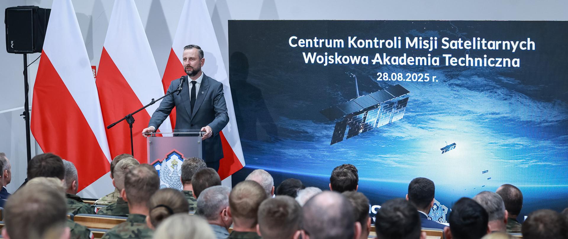 28 sierpnia wicepremier W. Kosiniak-Kamysz, wiceministrowie: Cezary Tomczyk oraz Stanisław Wziątek wzięli udział w uroczystym otwarciu Centrum Kontroli Misji Satelitarnych. Przy tej okazji odbyła się prezentacja operacyjnego wykorzystania Segmentu Naziemnego Wojskowej Akademii Technicznej – połączenie na żywo z satelitą przelatującym w zasięgu stacji naziemnej Wojskowej Akademii Technicznej.