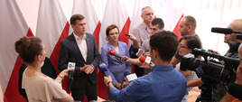 Minister_przed_kamerami_2