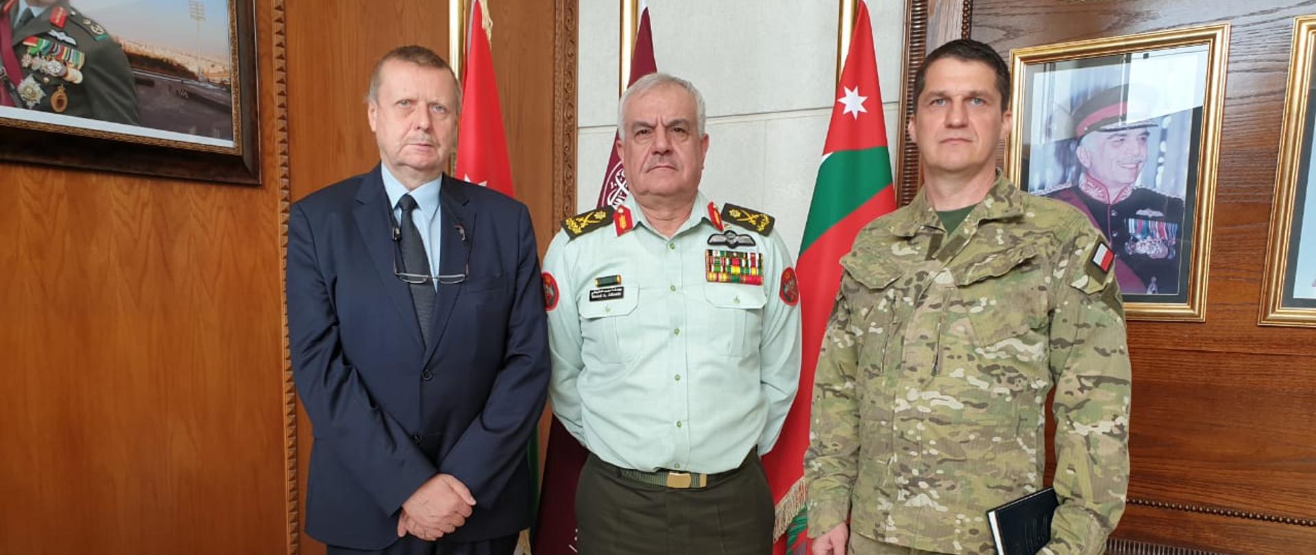 Wizyta Ambasadora RP w Jordańskich Siłach Zbrojnych w towarzystwie Attache Obrony w Jordanii.