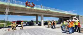 Ćwiczenia wysokościowe na wiadukcie autostrady A2