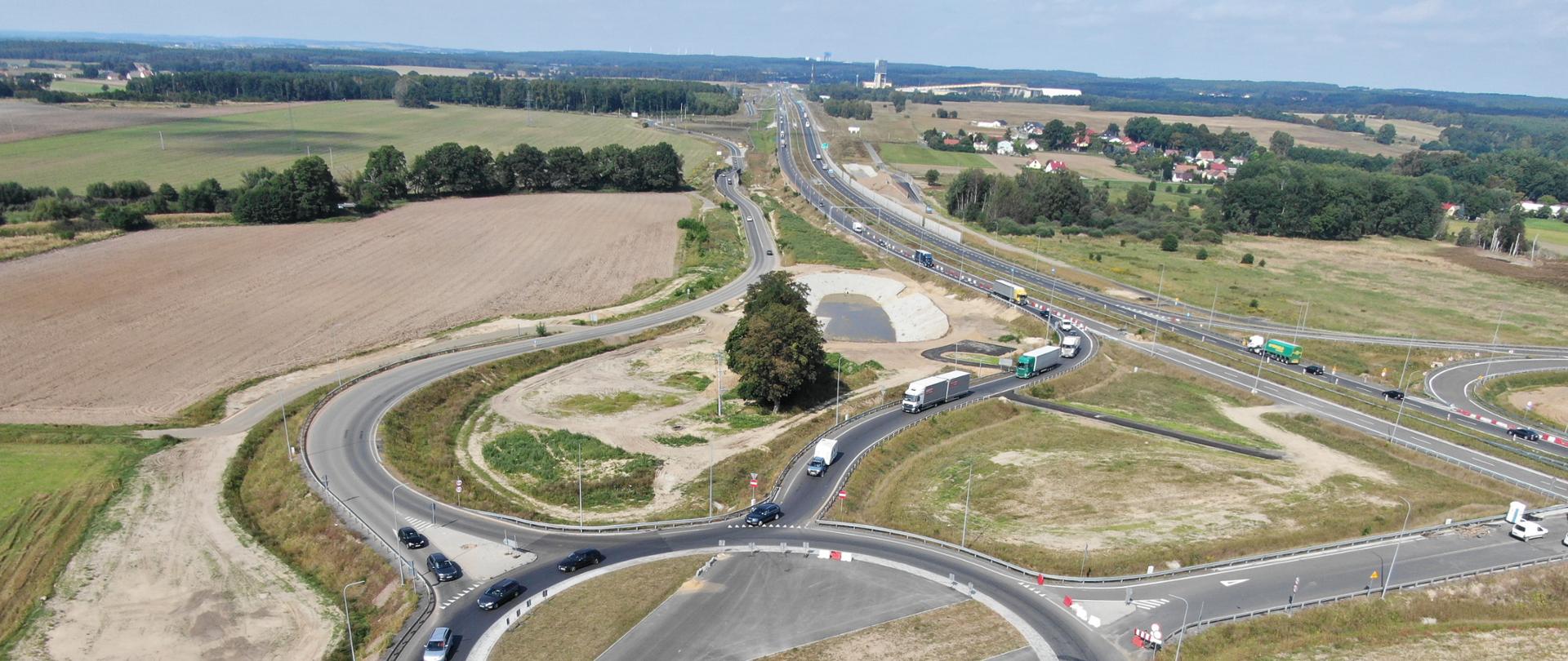  Na zdjęciu widać drogę ekspresową S3 na odcinku od Polkowic i Lubina, która jest na bardzo dużym etapie zaawansowania prac. 