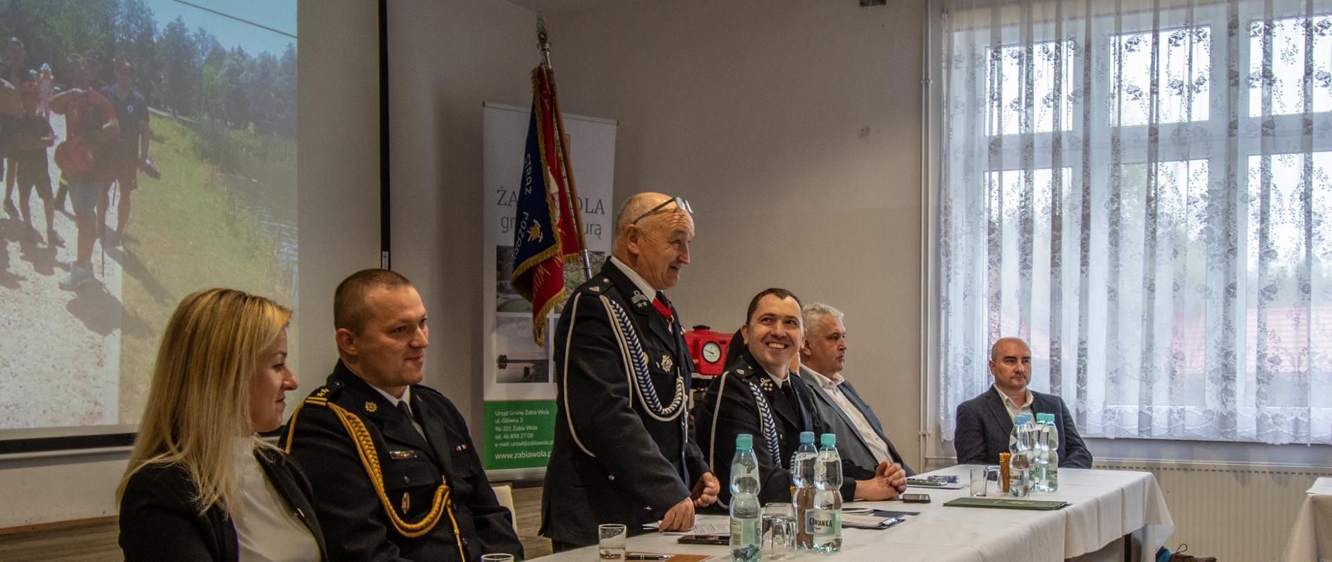 Delegaci, przedstawiciele oraz zaproszeni goście na zjeździe gminnym gminy Żabia Wola