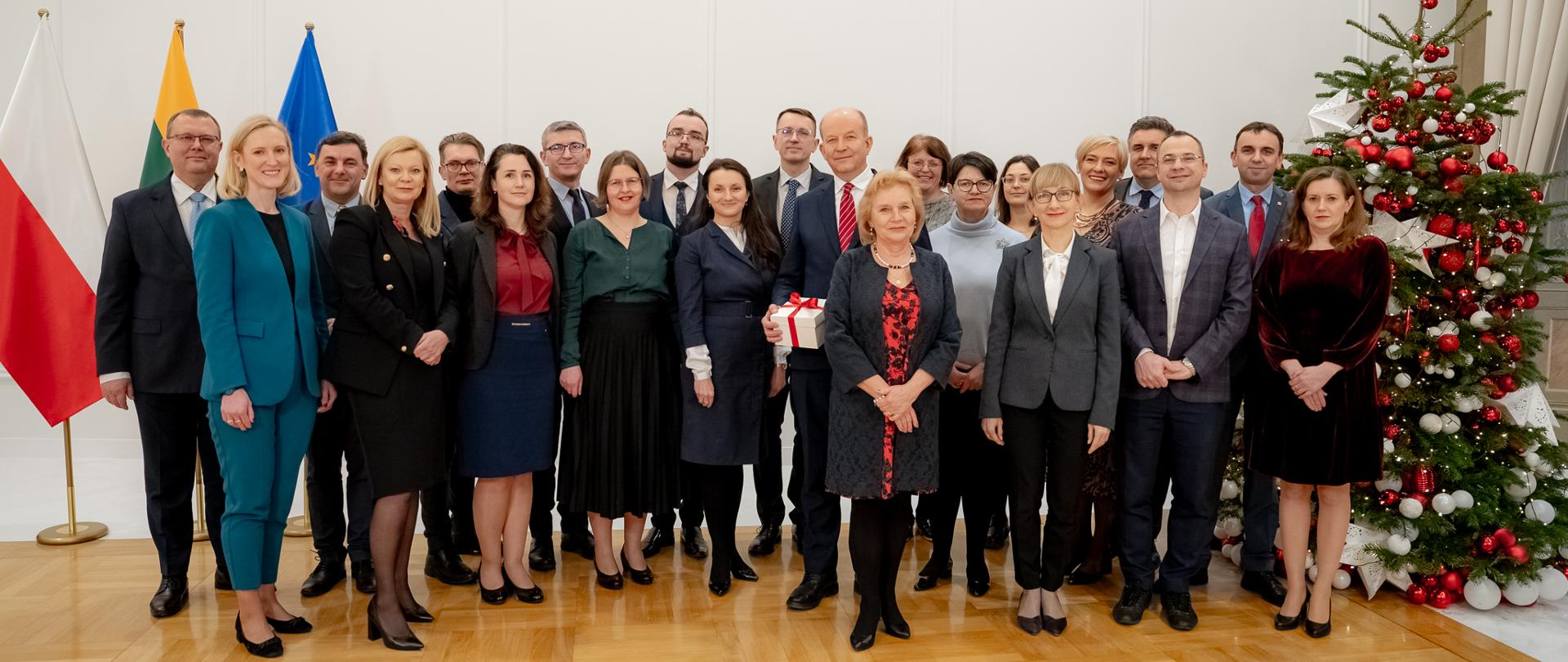 Zespół Ambasady RP i Instytutu Polskiego w Wilnie 