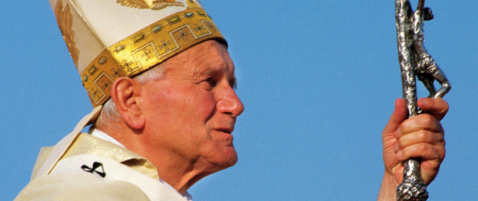 11.06.1988 Messina, Italia. Santa Messa di canonizzazione di Eustochia Calafato celebrata dal Papa Giovanni Paolo II. 