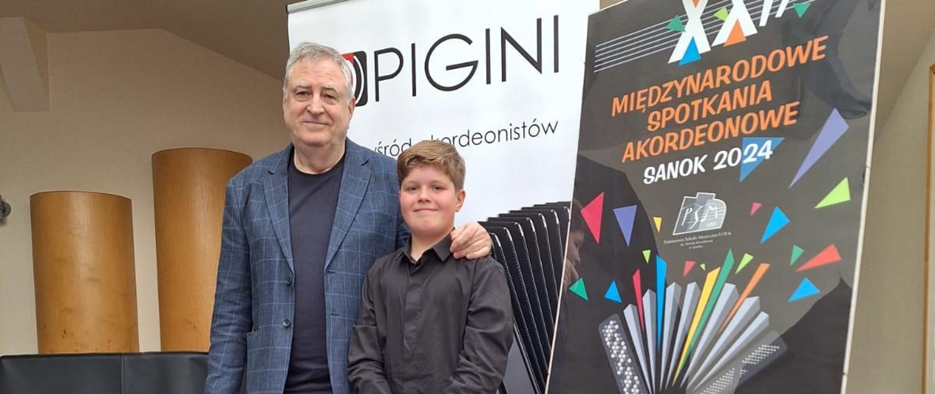 uczeń naszej szkoły - Mikołaj Piątek wraz z nauczycielem podczas konkursu akordeonowego w Sanoku