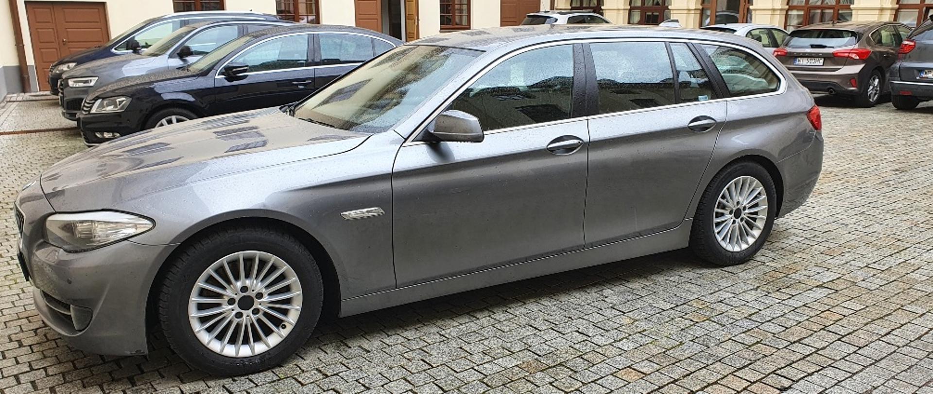Automobilis BMW 523i kombi 