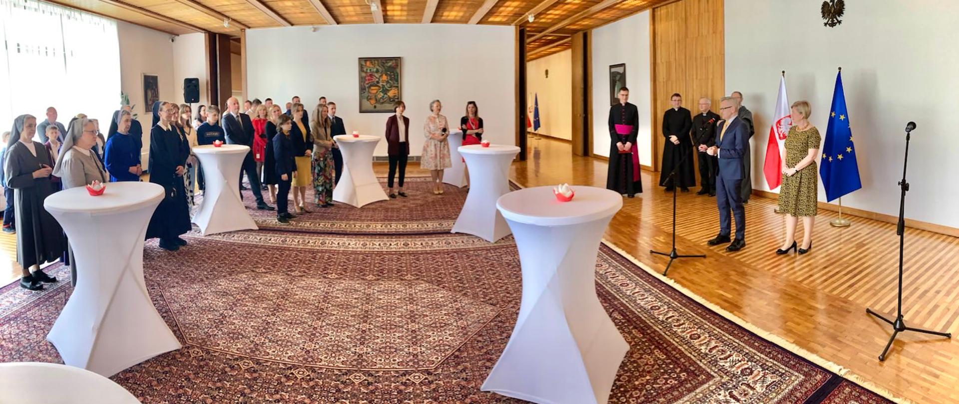 C3521566-C11A-4AC6-BFE4-9FC610E67B47