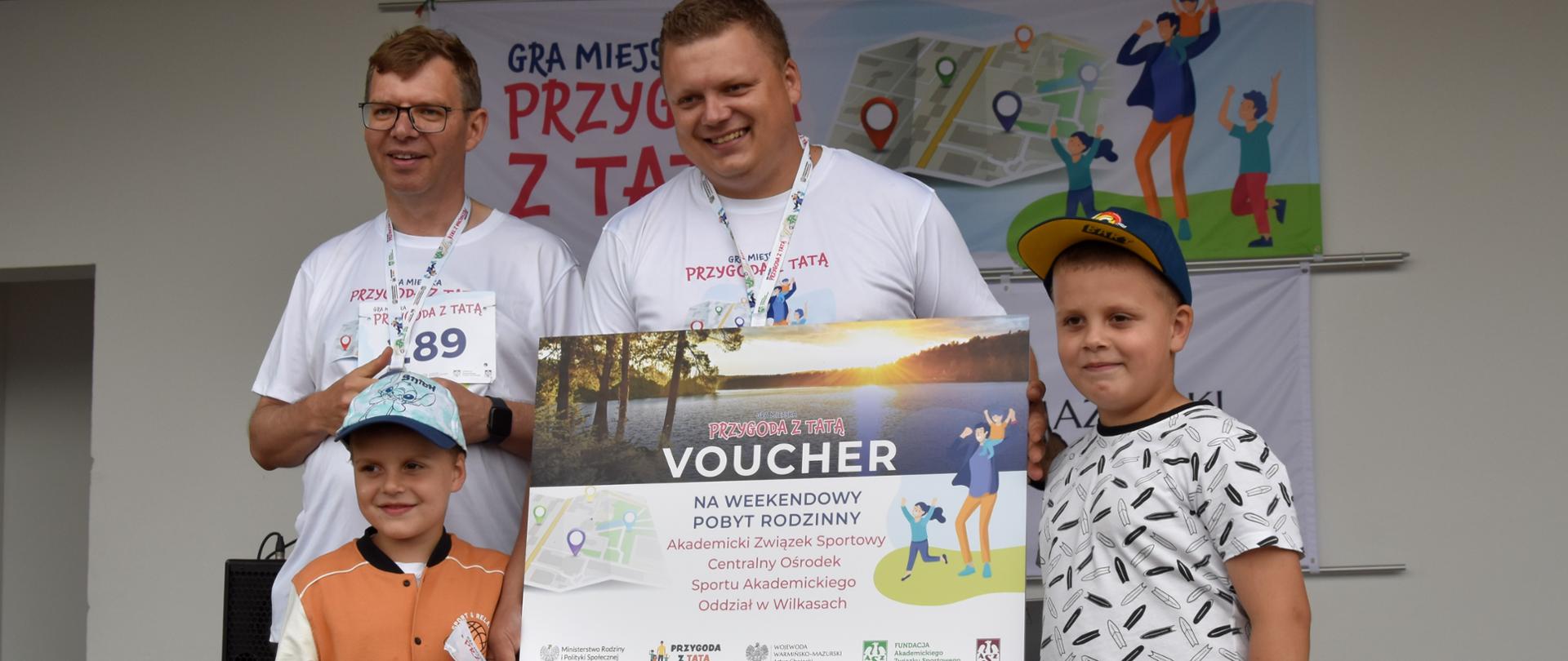 Wojewoda z rodziną na scenie 