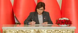 Minister zdrowia Izabela Leszczyna - podpisanie 2