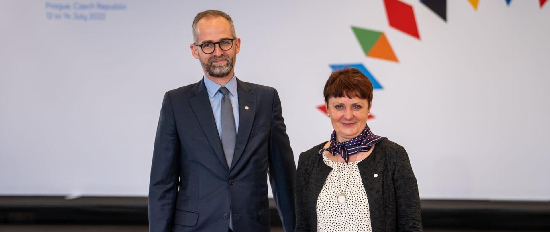 Wiceminister Adam Guibourgé-Czetwertyński i czeska minister środowiska Anna Hubáčkovana posiedzeniu Rady UE ds. Środowiska