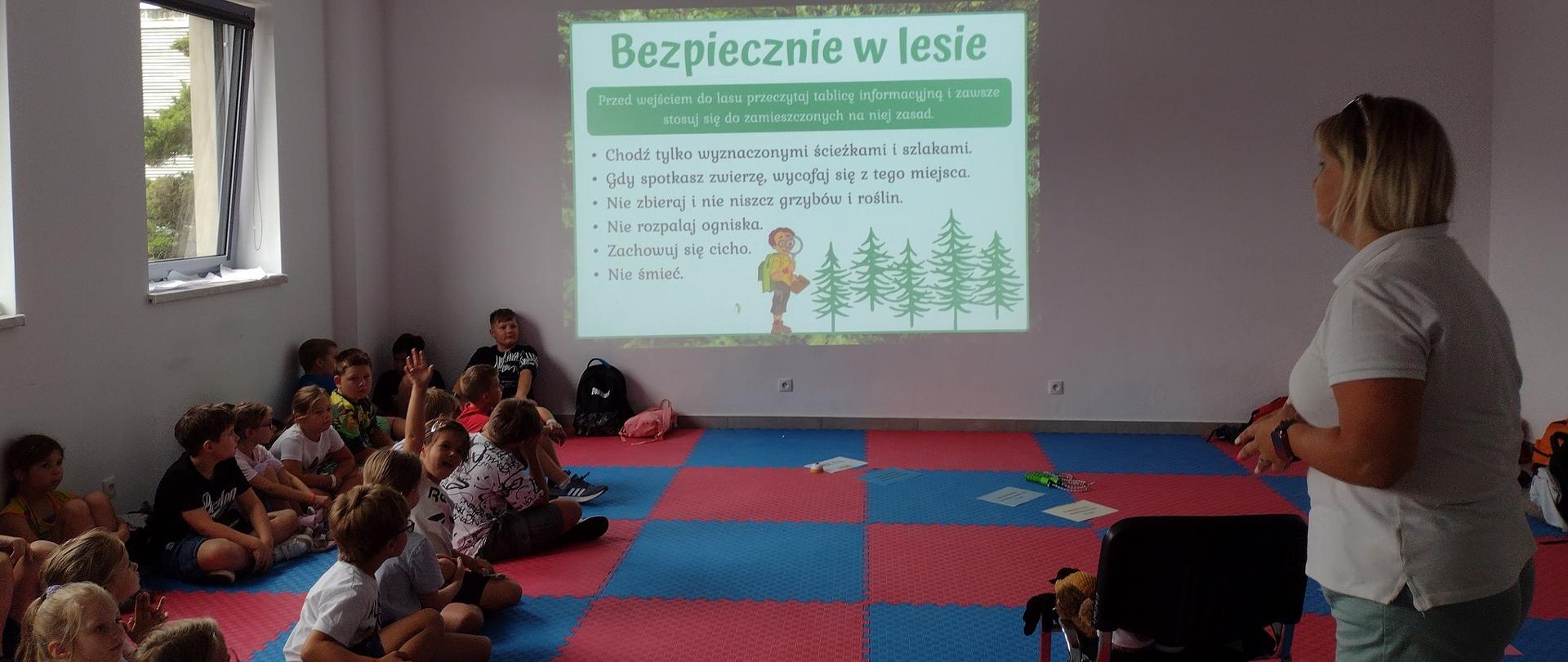 Zajęcia edukacyjne dla dzieci z półkolonii w Tarnogórskim Ośrodku Sportu i Rekreacji w Tarnowskich Górach 