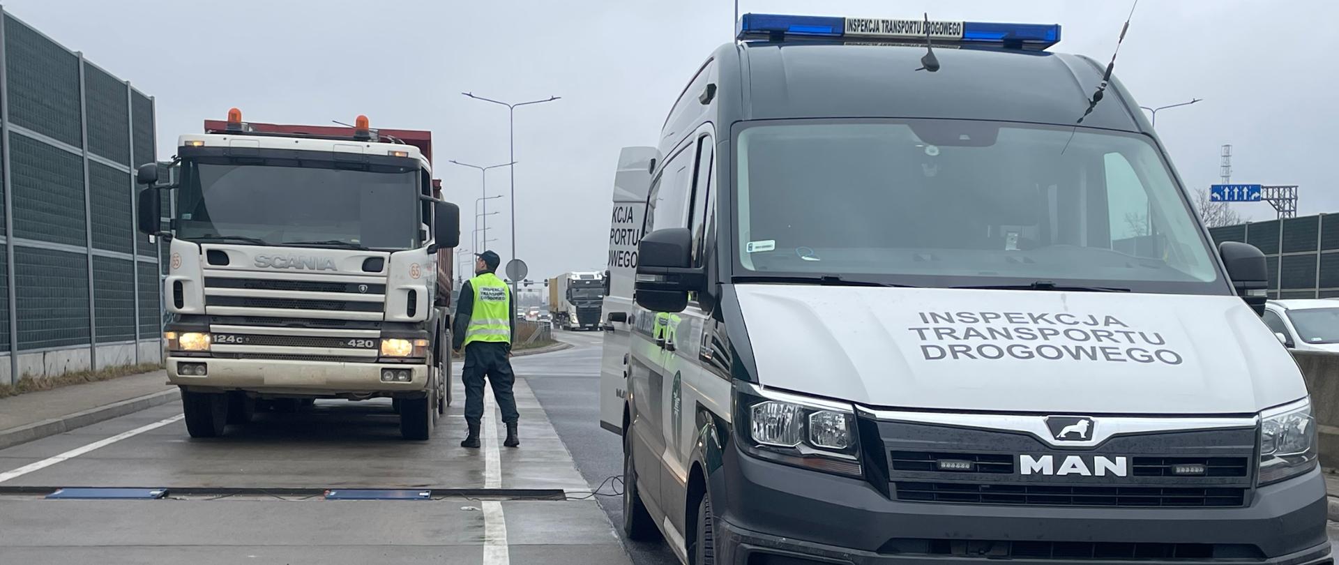 Jeden z kontrolowanych pojazdów w Łodzi