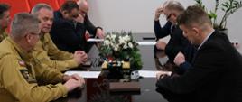 Zastępcy komendanta głównego podczas spotkania ze związkami zawodowymi PSP 