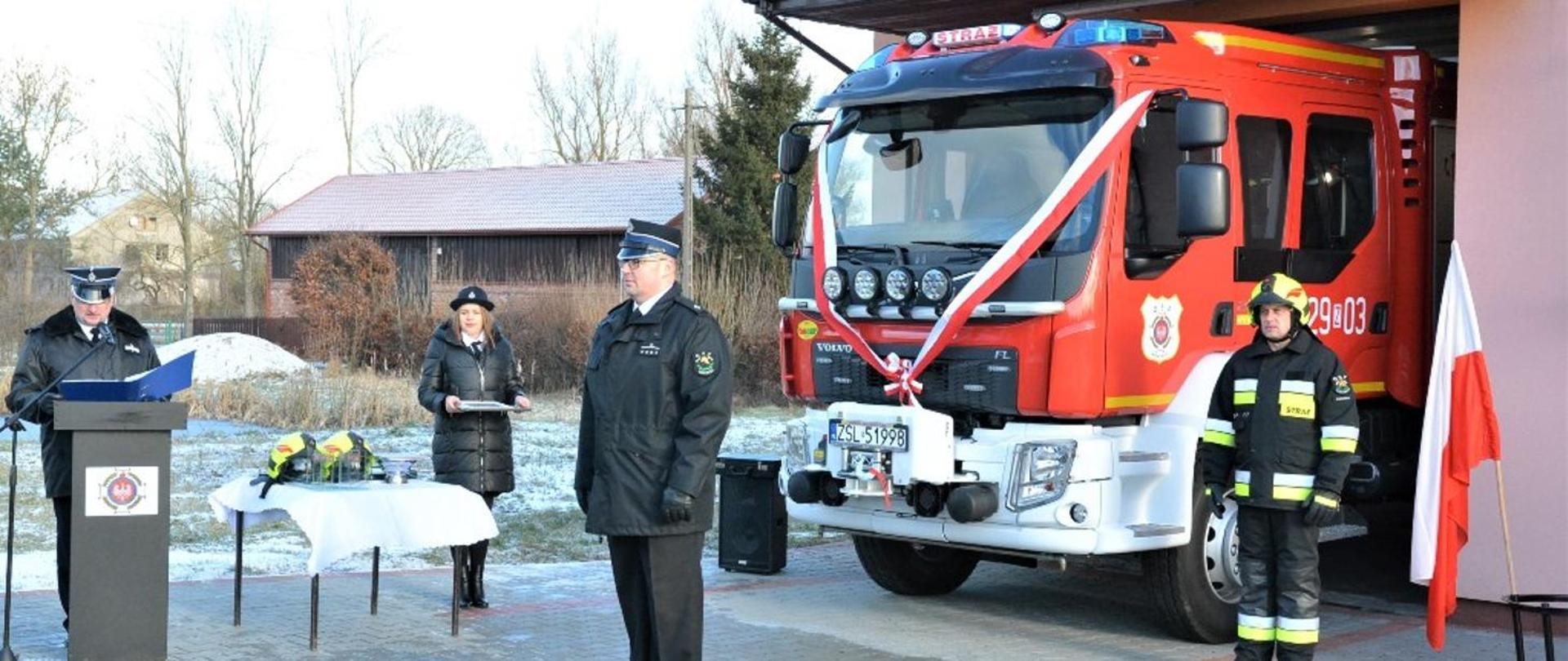 Uroczystość przekazania samochodu pożarniczego dla Jednostki OSP Wiekowice