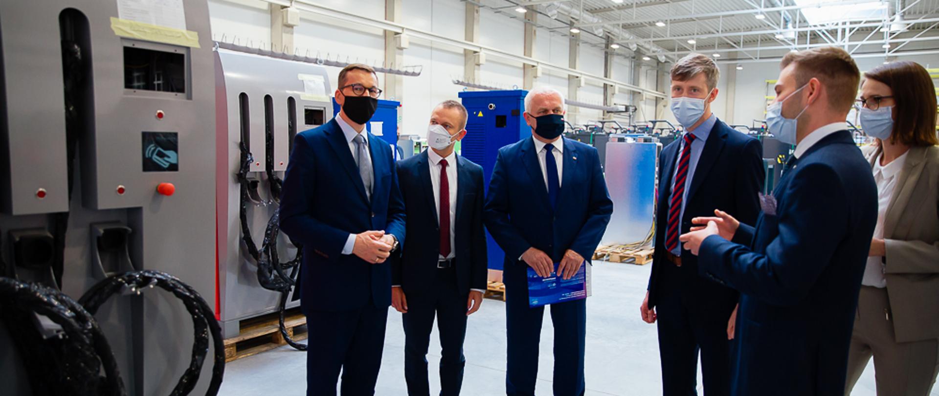 Premier Mateusz Morawiecki podczas wizyty w przedsiębiorstwie Ekoenergetyka-Polska S.A, w Nowym Kisielinie