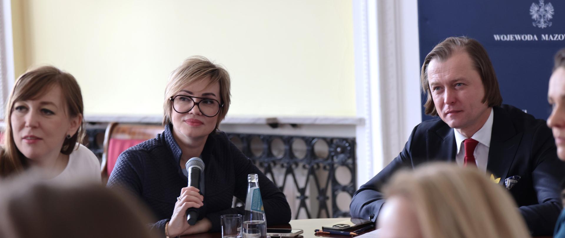 Spotkanie Wojewody Mazowieckiego Mariusza Frankowskiego z przedstawicielami Rady Obwodu Kijowskiego, Polsko-Ukraińskiej Izby Gospodarczej, Towarzystwa Przyjaciół Ukrainy, a także m.in. Klubu Bizneswoman.