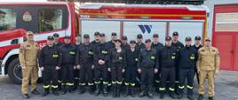 Wspólne zdjęcie strażaków oraz instruktorów z JRG Rydułtowy biorących udział w kursie