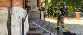 Ćwiczenia strażaków na obiekcie Kościoła w miejscowości Bejsce