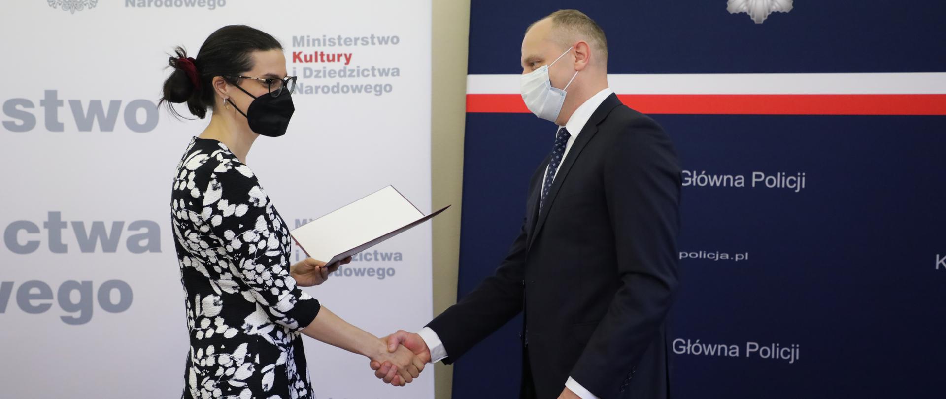 Policjanci uhonorowani przez Generalnego Konserwatora Zabytków, fot. Danuta Matloch