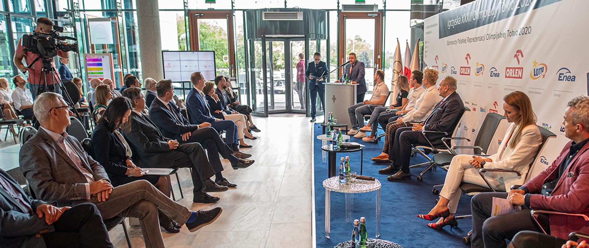 Dyrektor Generalny Ministerstwa Sportu Krzysztof Przygoda podczas przemówienia