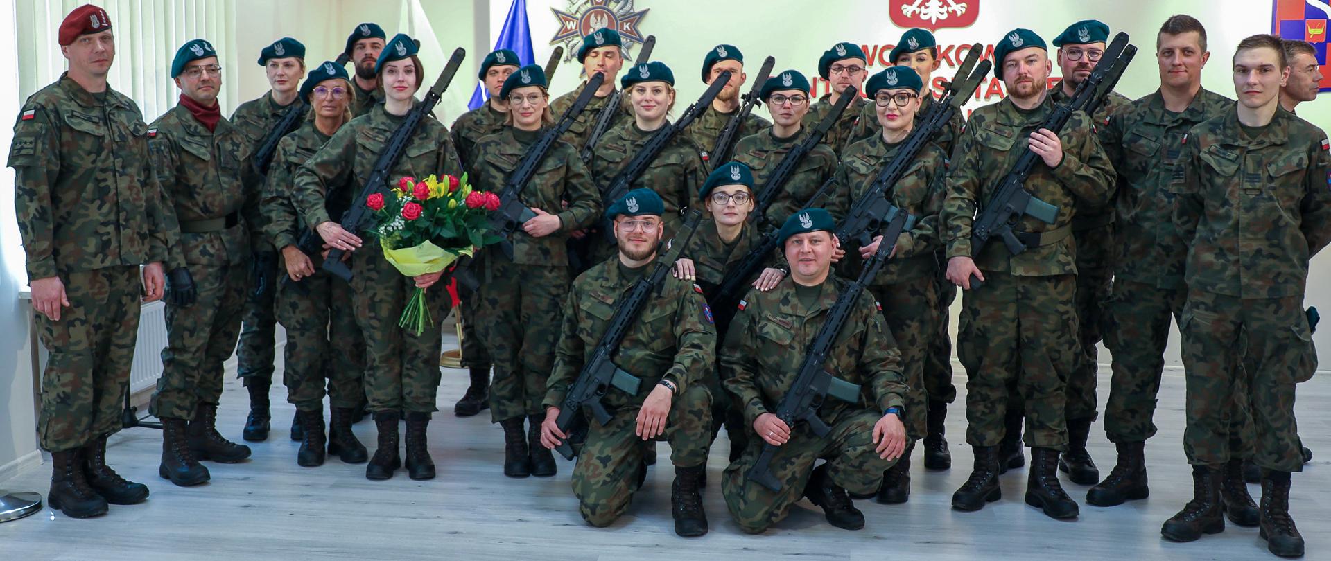 17 kwietnia 2026 roku w Wojskowym Centrum Kształcenia Medycznego (WCKMed) w Łodzi, odbyła się uroczysta przysięga wojskowa pierwszej grupy ochotników realizujących szkolenie w ramach ścieżki „Nie tylko Hipokratesa”.