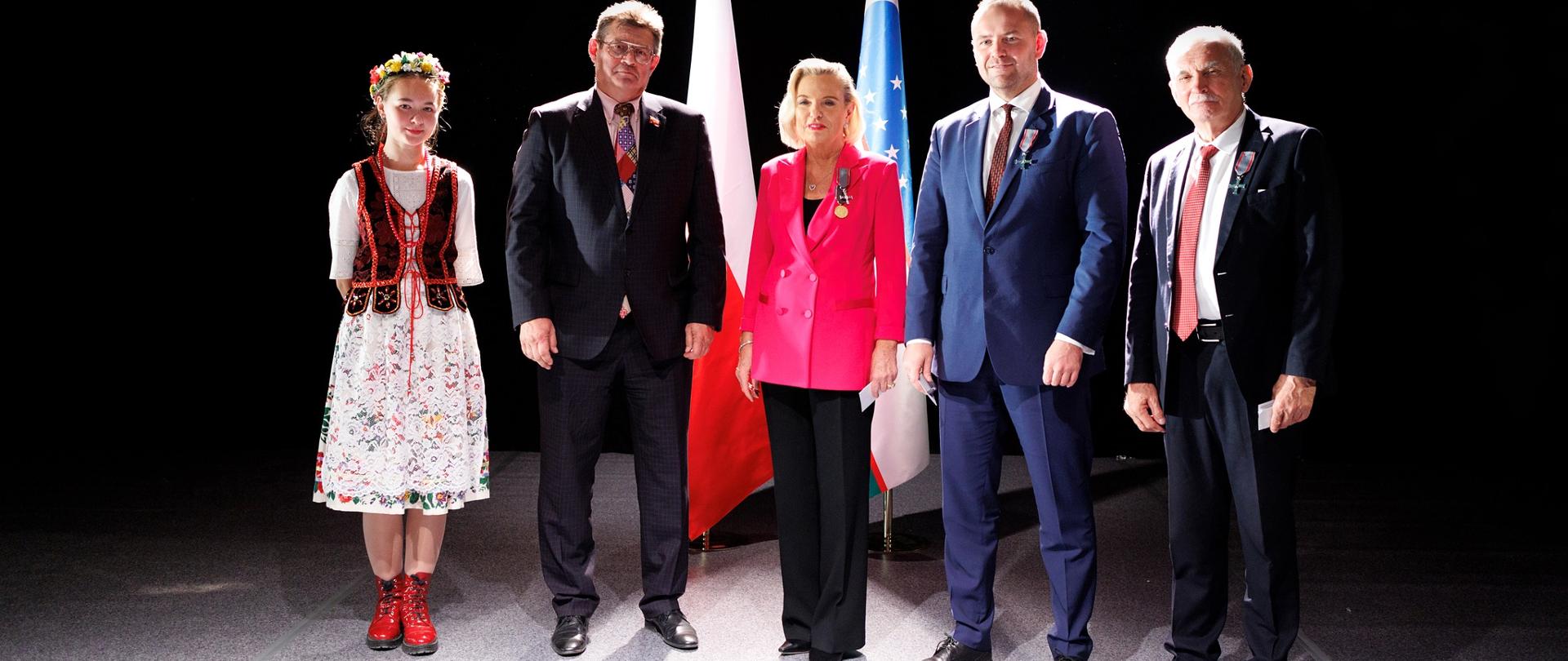 General Vladislav Anders armiyasi O’zbekiston hududida shakillanganing 80 yilligiga bag'ishlangan tadbirlar -„Umid Yo’llarning xotirasi” mukofoti topshirish marosimi