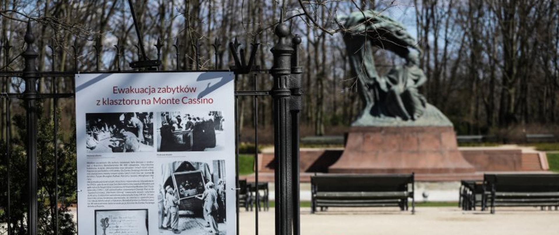 Plenerowa wystawa - „Monte Cassino. W 75. rocznicę bitwy” fot. Danuta Matloch