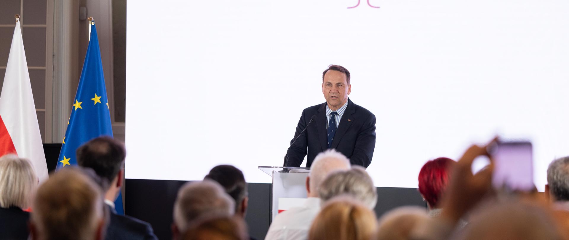 Deputy Prime Minister and Minister for Foreign Affairs Radosław Sikorski at the ceremony to present the Lech Wałęsa Solidarity Award