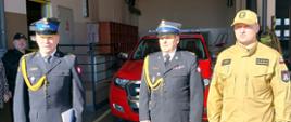 Strażacy KP PSP w Pińczowie podczas uroczystej zmiany służby z okazji powierzenia obowiązków zastępcy dowódcy JRG PSP. 