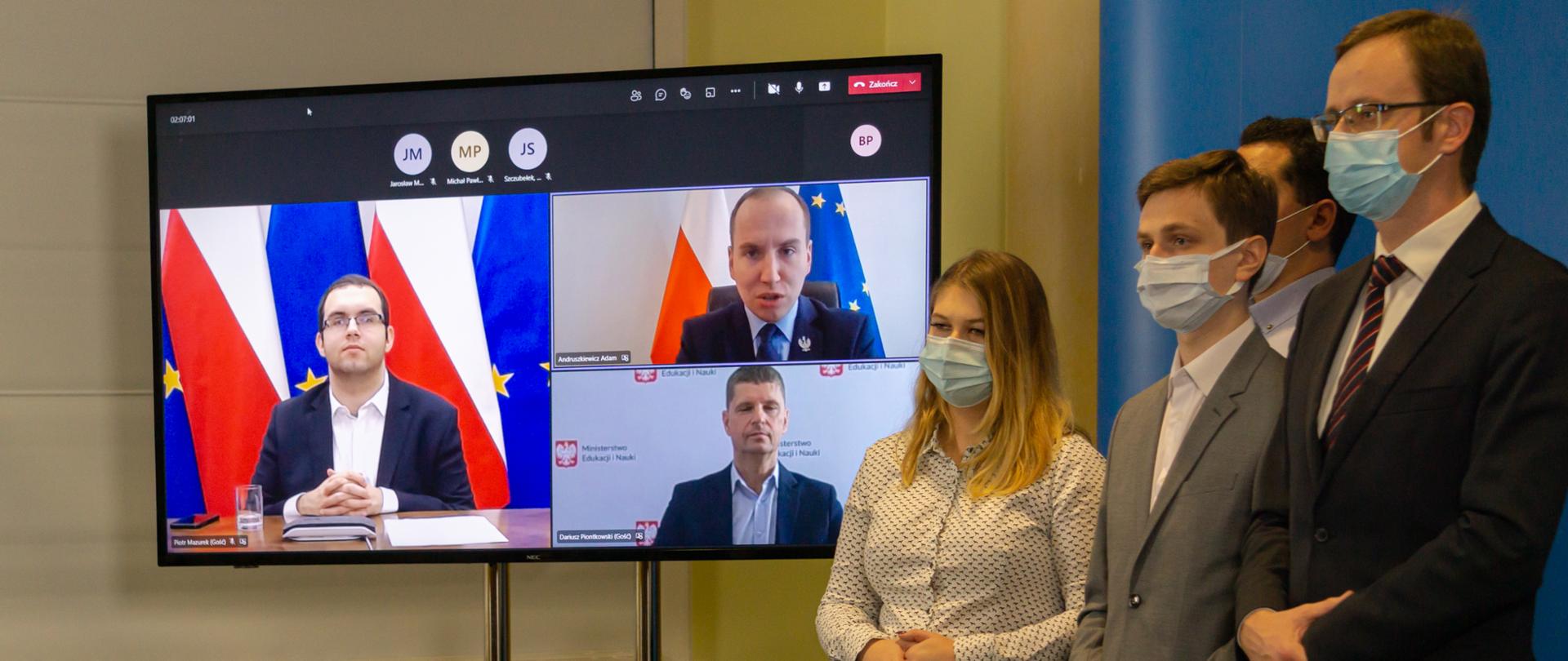 Zabierający głos w trakcie konferencji minister Adam Andruszkiewicz