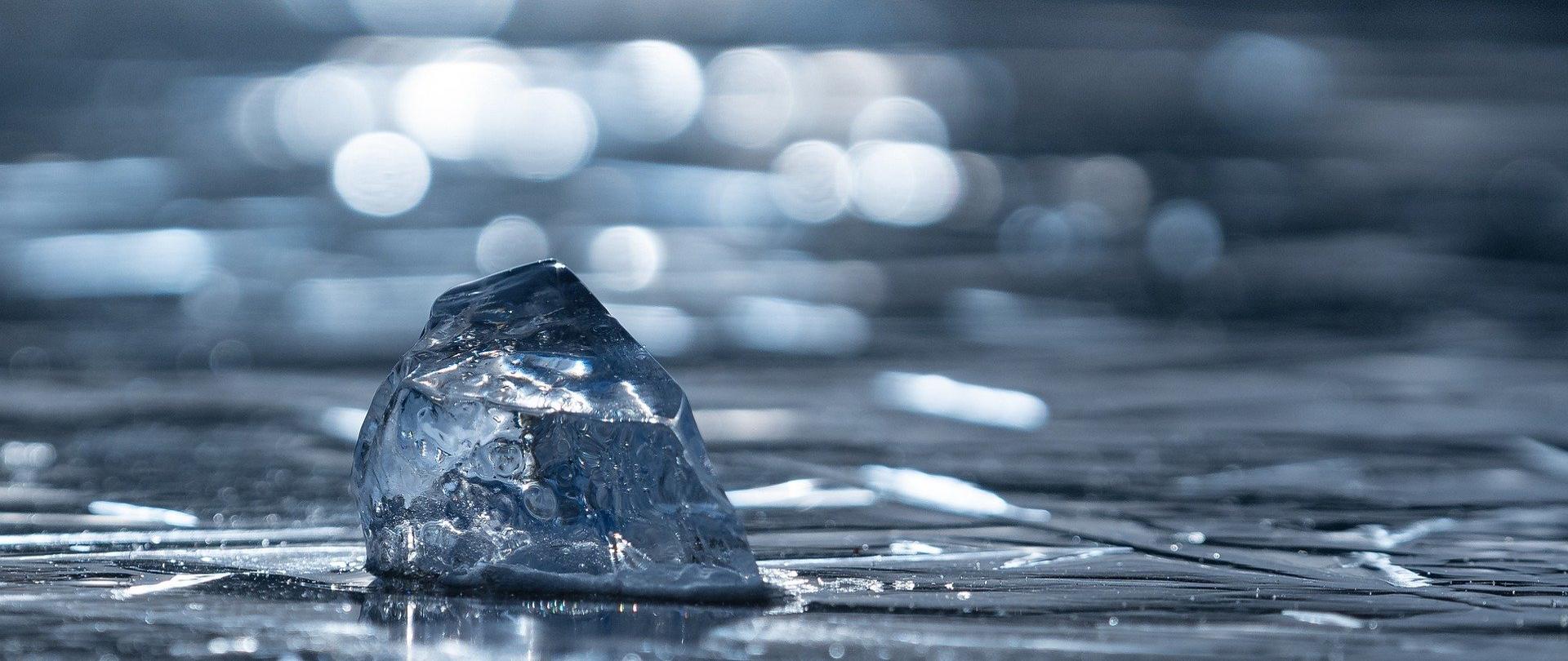 Bezpieczeństwo na zamarzniętych akwenach